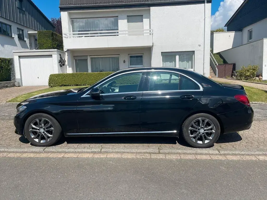 Gebraucht Mercedes C200 184 PS (135 kW) 2016 Schwarz Limousine