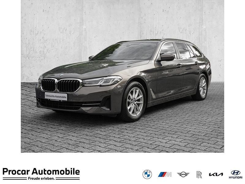 Grau Gebraucht 2022 BMW 520 Kombi | 37.790 € (Fairer Preis) - Bild 1/3