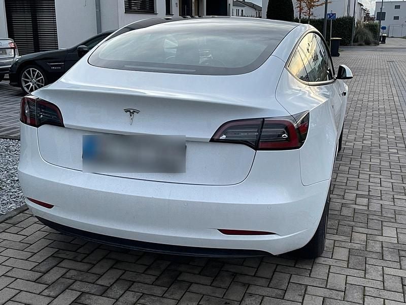 Gebraucht Tesla Model 3 Standard Range Plus 208 kW (283 PS) 2023 Weiß Limousine