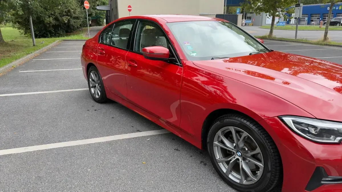 Gebraucht BMW 320 Advantage 190 PS (139 kW) 2022 Rot Limousine