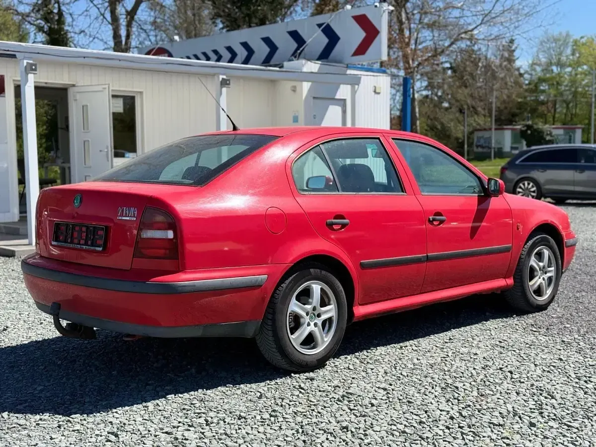 Gebraucht Skoda Octavia 125 PS (91 kW) 1999 Rot Limousine