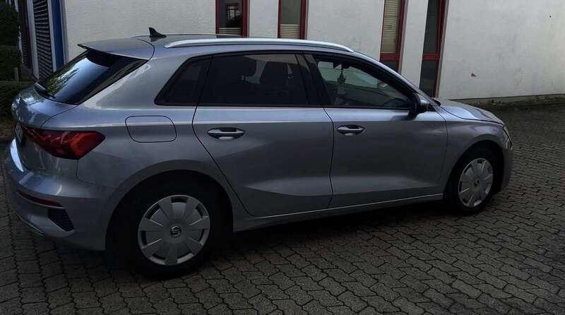 Grau Gebraucht 2022 Audi A3 Limousine | 30.000 € (Etwas zu teuer) - Bild 1/4