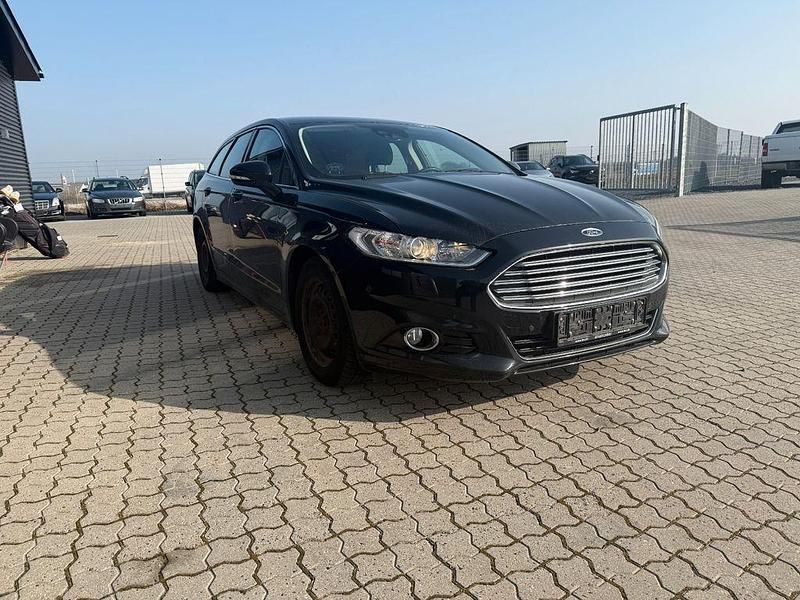 Gebraucht Ford Mondeo Titanium 160 PS (117 kW) 2017 Schwarz Limousine