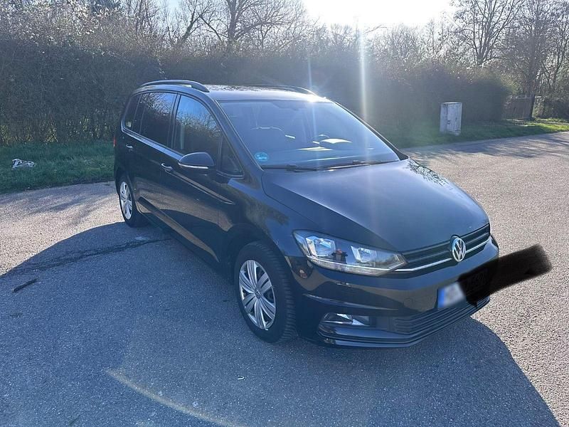 Gebraucht VW Touran Trendline 110 PS (80 kW) 2016 Schwarz Van / Kleinbus