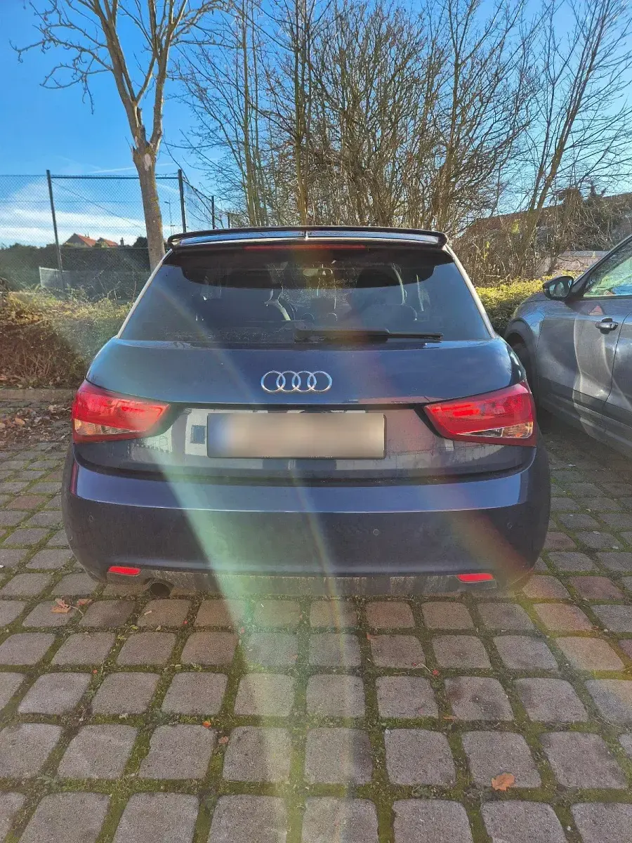 Gebraucht Audi A1 Competition 105 PS (77 kW) 2012 Blau Kleinwagen