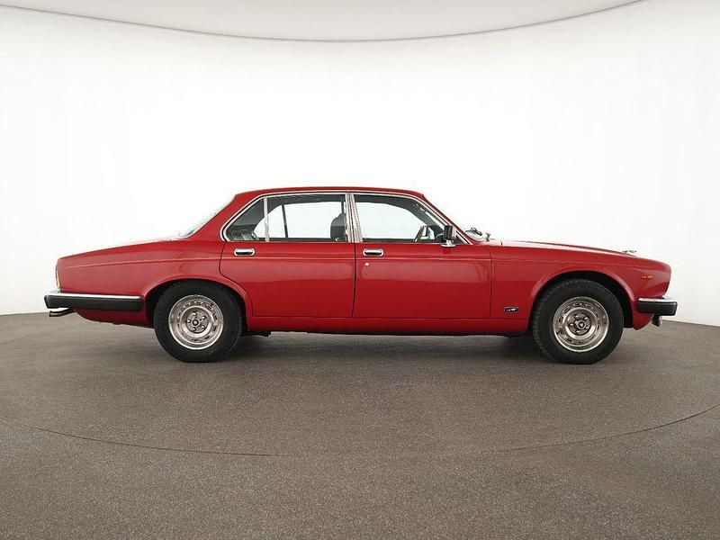 Gebraucht Jaguar XJ12 295 PS (216 kW) 1981 Rot Limousine