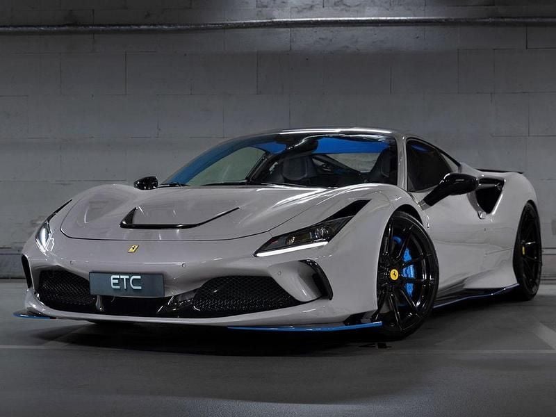 Grau Gebraucht 2022 Ferrari F8 | 364.800 € - Bild 1/4