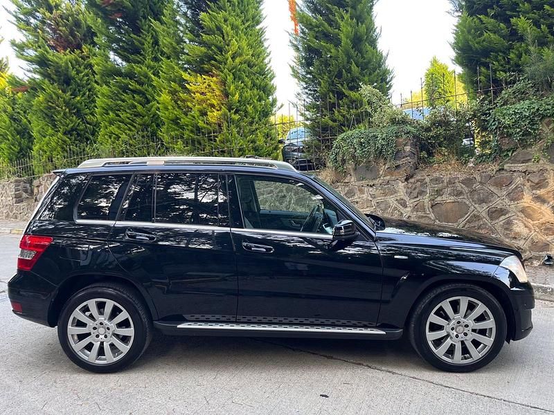 Schwarz Gebraucht 2010 Mercedes GLK250 SUV | 10.100 € (Fairer Preis) - Bild 1/4