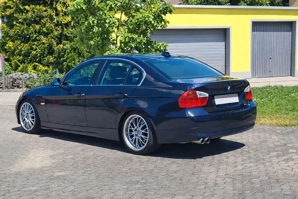 Używany BMW 330 Performance 258 KM (189 kW) 2006 Niebieski Sedan/Limuzyna
