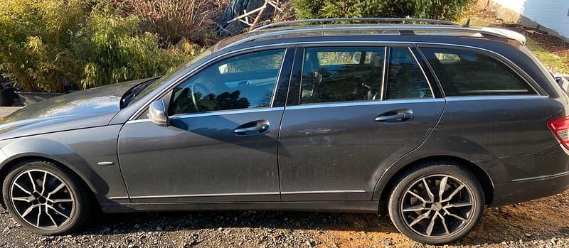 Grau Gebraucht 2010 Mercedes C300 Kombi | 5.500 € (Fairer Preis) - Bild 1/4