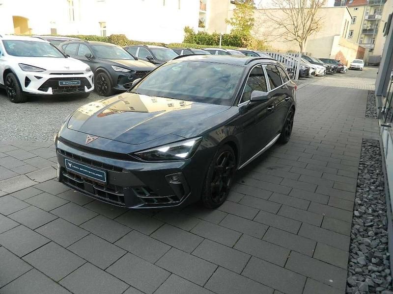 Gebraucht Cupra Leon VZ3 333 PS (244 kW) 2025 Magnetic grau metallic Kombi
