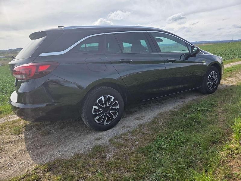 Używany Opel Astra Dynamic 150 KM (110 kW) 2016 Czarny Kombi