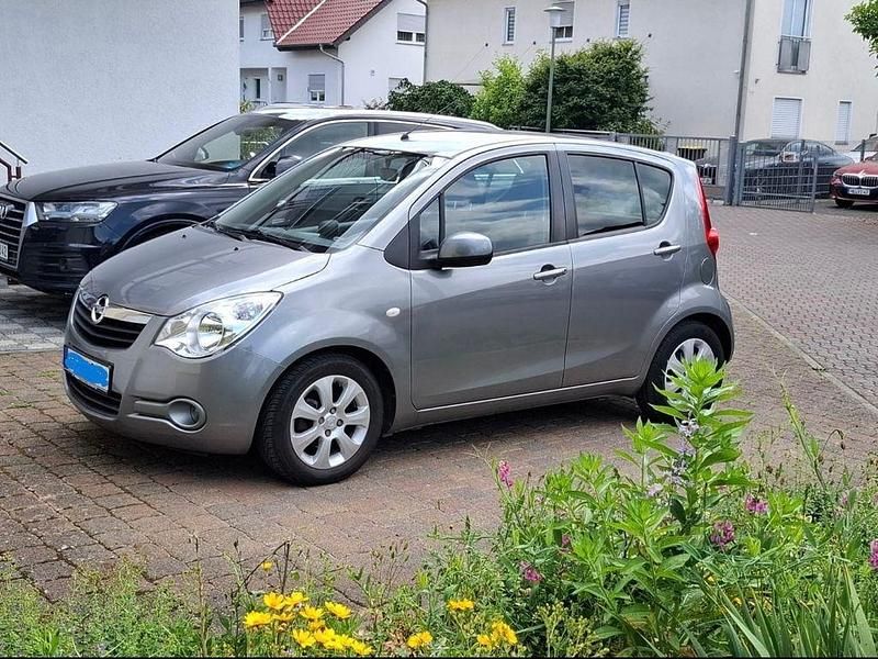 Grau Gebraucht 2010 Opel Agila Limousine | 2.200 € (Guter Preis) - Bild 1/4