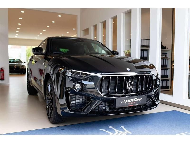Gebraucht Maserati Levante 430 PS (316 kW) 2024 Schwarz SUV