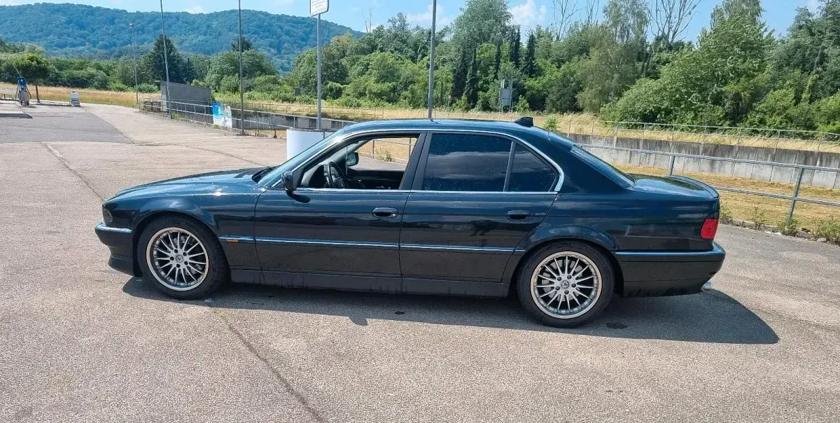 Gebraucht BMW 728 193 PS (141 kW) 1997 Schwarz Limousine