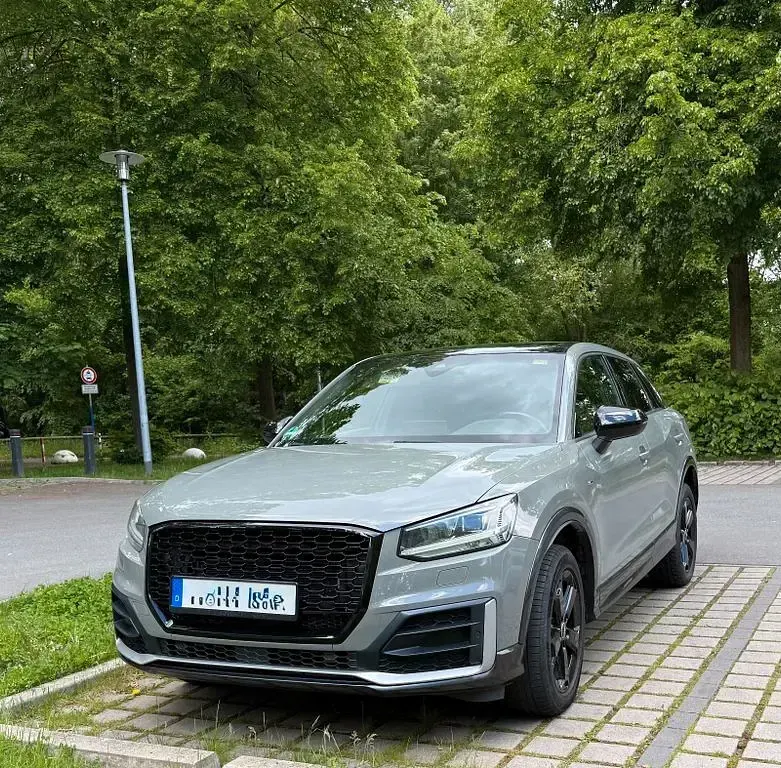 Używany Audi Q2 Design 116 KM (85 kW) 2017 Szary SUV