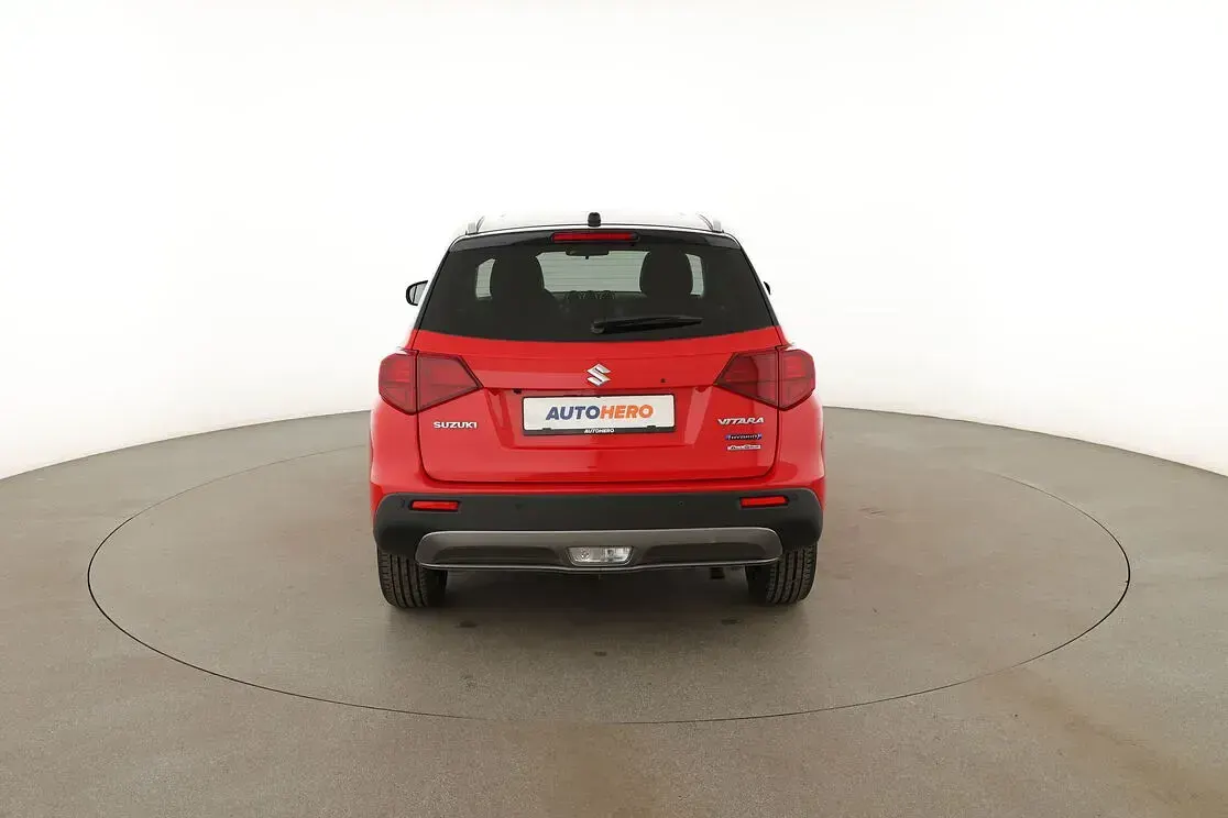 Gebraucht Suzuki Vitara Comfort+ 102 PS (75 kW) 2022 Rot SUV