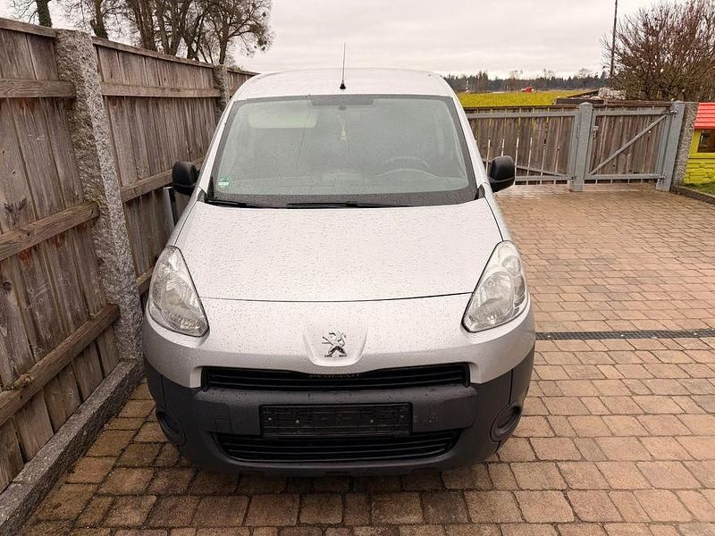 Gebraucht Peugeot Partner Comfort 90 PS (66 kW) 2015 Grau Van / Kleinbus