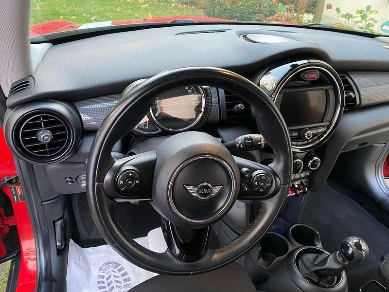 Rot Gebraucht 2014 Mini Cooper Kleinwagen | 12.900 € (Etwas zu teuer) - Bild 1/4