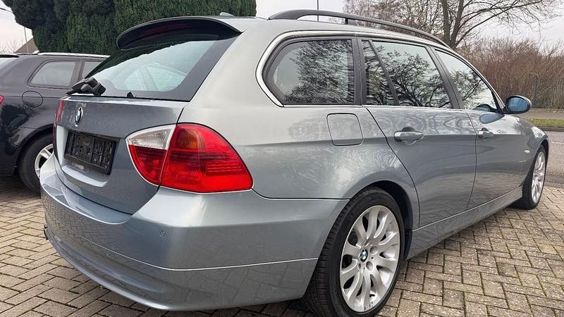 Gebraucht BMW 325 218 PS (160 kW) 2005 Grau metallic Limousine