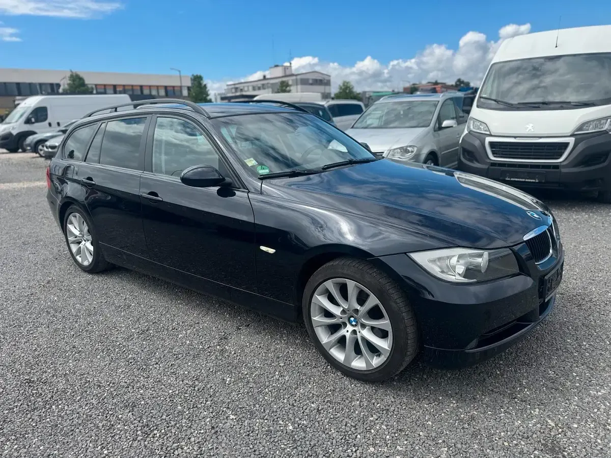 Gebraucht BMW 318 143 PS (105 kW) 2008 Schwarz Kombi