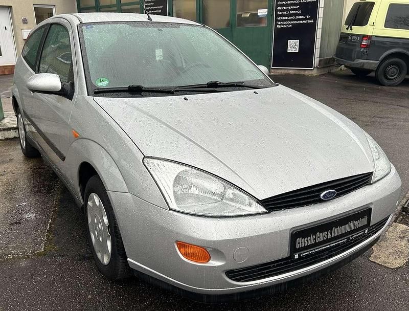 Gebraucht Ford Focus 101 PS (74 kW) 2001 Silber Limousine