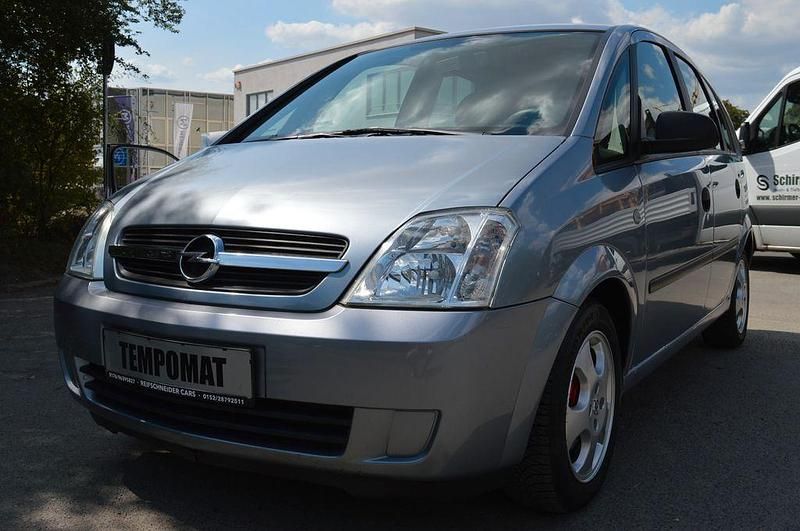 Silber Gebraucht 2005 Opel Meriva Basis Van / Kleinbus | 2.490 € (Fairer Preis) - Bild 1/4