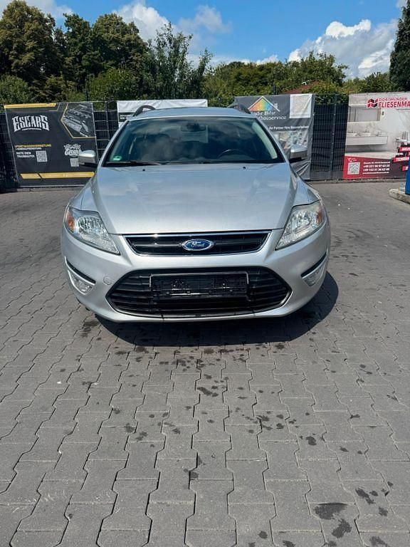 Silber Gebraucht 2011 Ford Mondeo Ambiente Limousine | 2.100 € (Superpreis) - Bild 1/4