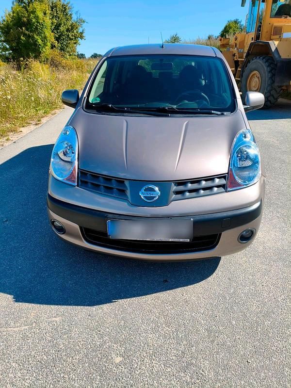 Braun Gebraucht 2006 Nissan Note Van / Kleinbus | 2.990 € (Etwas zu teuer) - Bild 1/4
