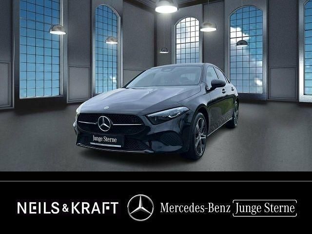 Schwarz Gebraucht 2024 Mercedes A250 Progressive Limousine | 37.380 € - Bild 1/4