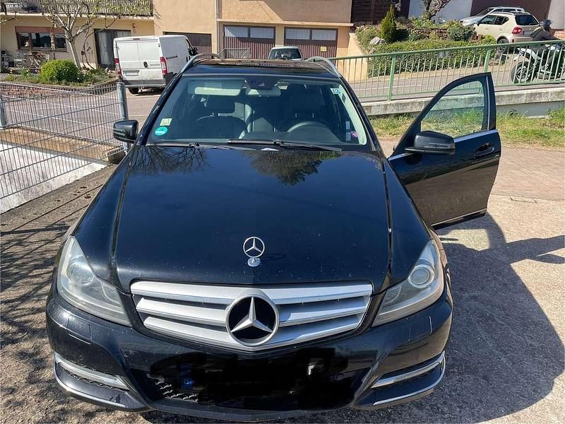 Schwarz Gebraucht 2011 Mercedes C250 Kombi | 3.500 € (Fairer Preis) - Bild 1/4