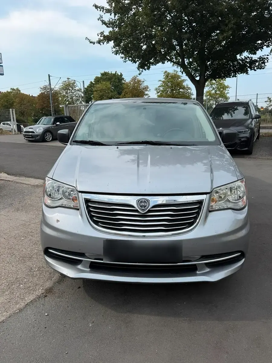 Gebraucht Lancia Voyager 177 PS (130 kW) 2014 Beige Van / Kleinbus