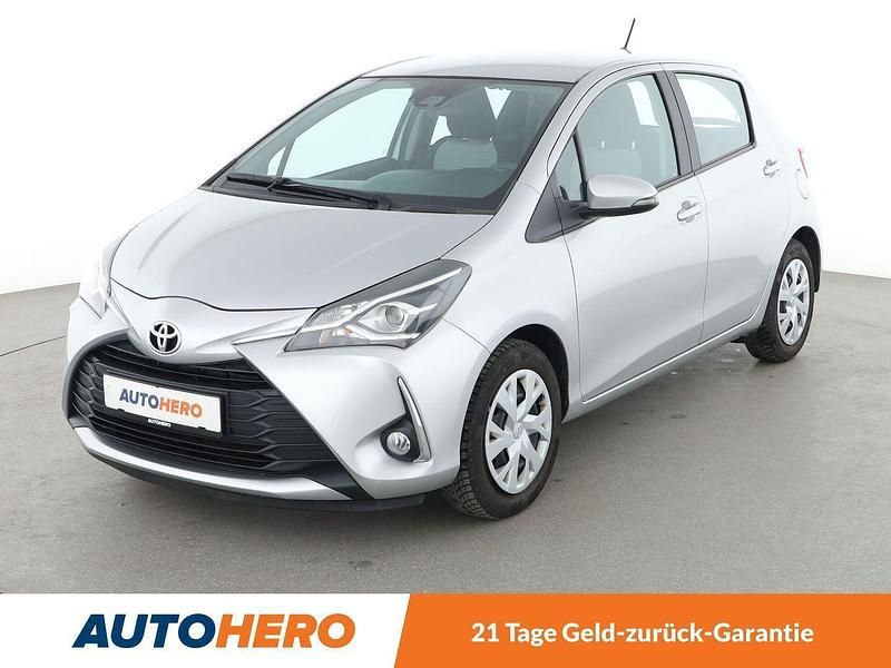 Grau Gebraucht 2020 Toyota Yaris Kleinwagen | 13.810 € (Fairer Preis) - Bild 1/3