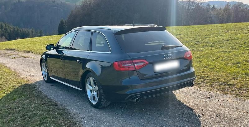 Gebraucht Audi A4 S-Line 245 PS (180 kW) 2012 Blau Kombi
