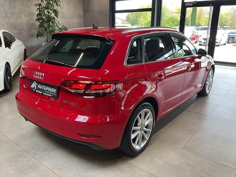 Second-hand Audi A3 Comfort 116 CP (85 kW) 2020 Roșu Berlinǎ
