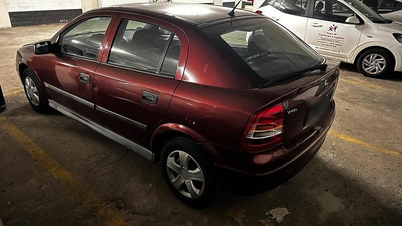 Gebraucht Opel Astra 101 PS (74 kW) 1998 Rot Limousine