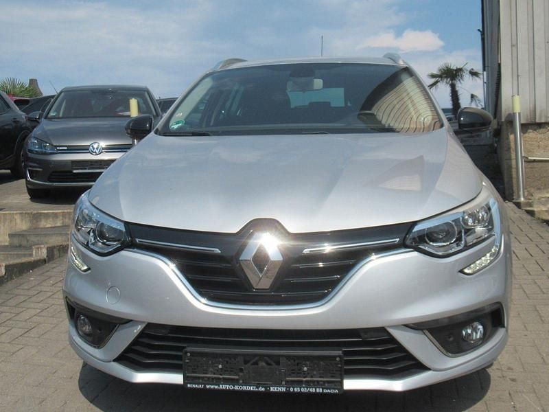 Silber Gebraucht 2020 Renault Mégane GrandTour LIMITED Kombi | 13.490 € (Guter Preis) - Bild 1/4