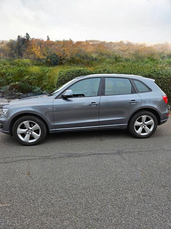 Gebraucht Audi Q5 143 PS (105 kW) 2012 Grau SUV
