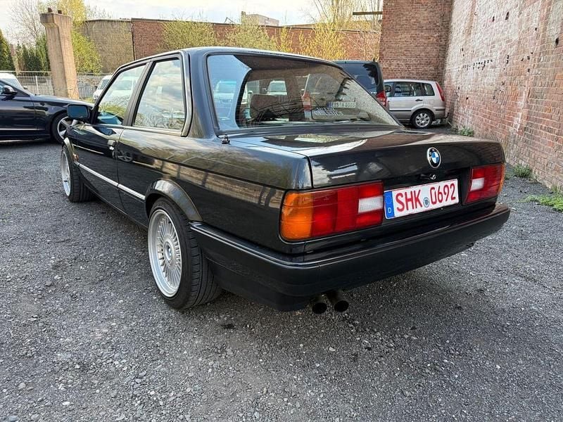 Używany BMW 325 Performance 170 KM (125 kW) 1991 Czarny Coupe