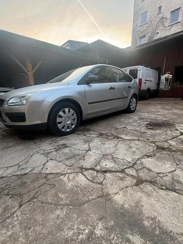 Gebraucht Ford Focus 101 PS (74 kW) 2006 Silber Kleinwagen