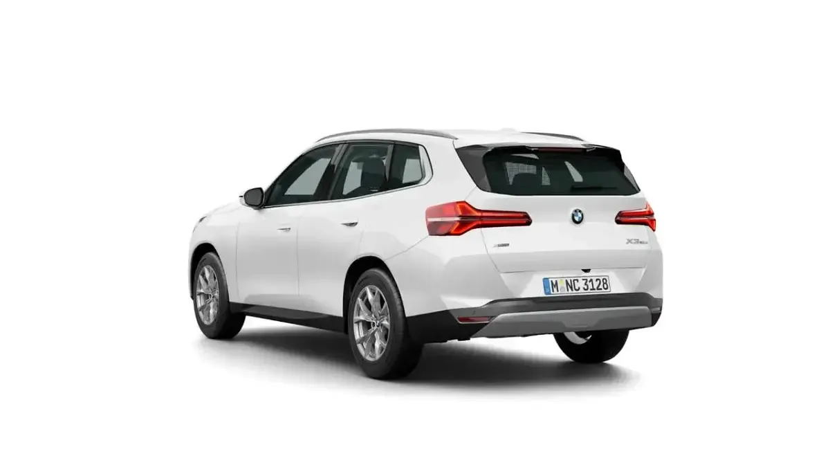 Gebraucht BMW X3 Sport Line 197 PS (144 kW) 2024 Alpinweiss uni SUV