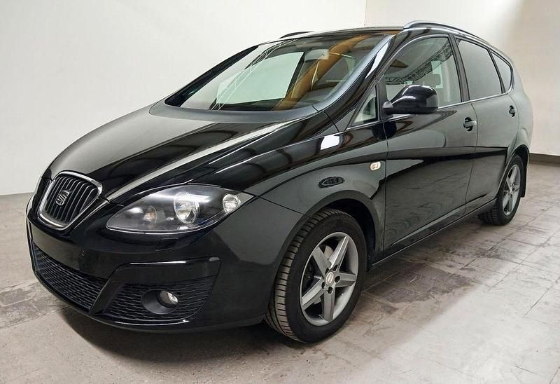 Schwarz Gebraucht 2015 Seat Altea XL Sun Van / Kleinbus | 9.890 € (Teuer) - Bild 1/4