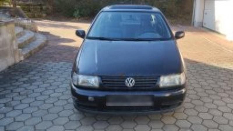 Second-hand VW Polo Conceptline 75 CP (55 kW) 1999 Negru Hatchback