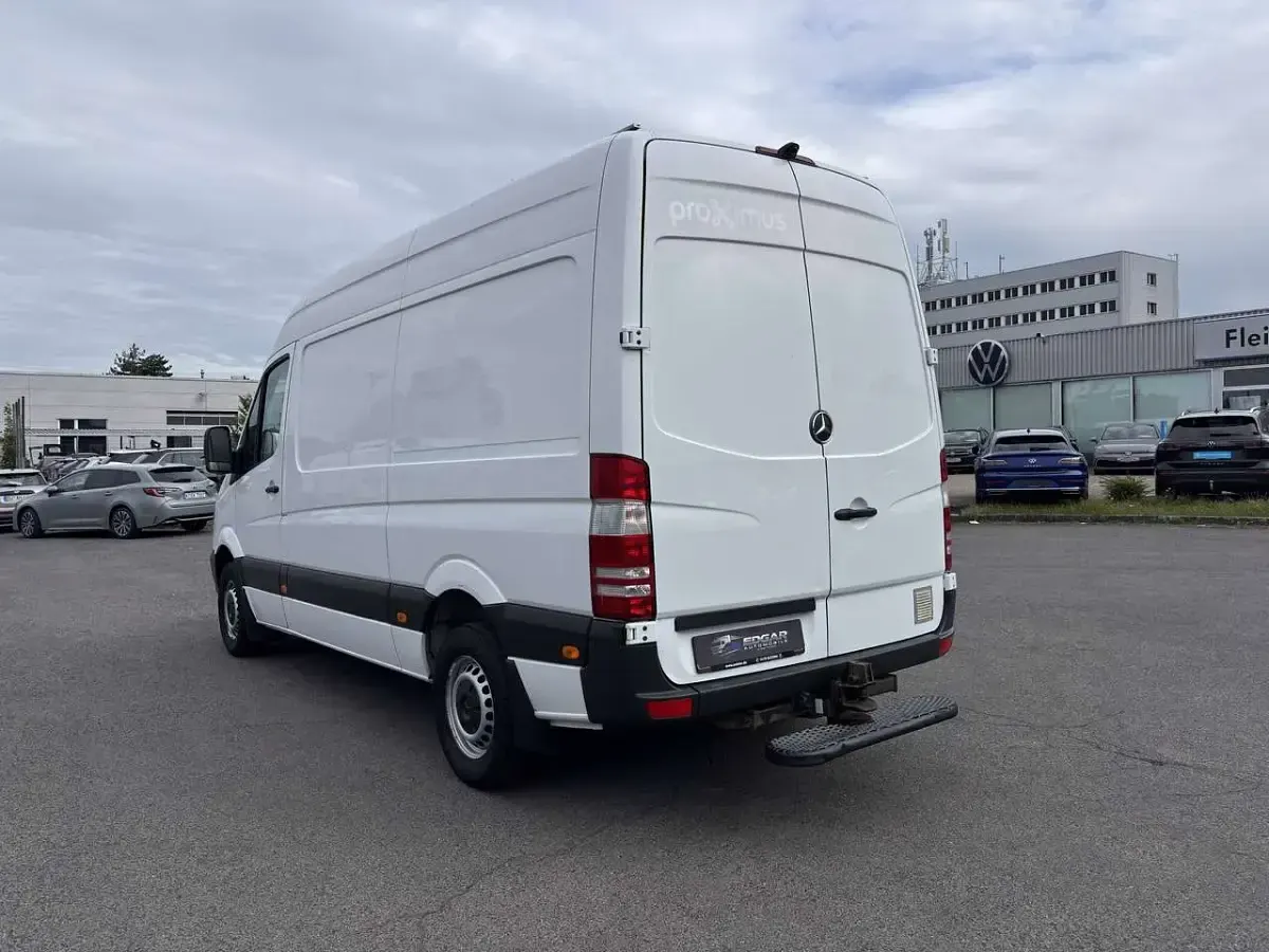Gebraucht Mercedes Sprinter 163 PS (119 kW) 2018 Arktikweiß Van