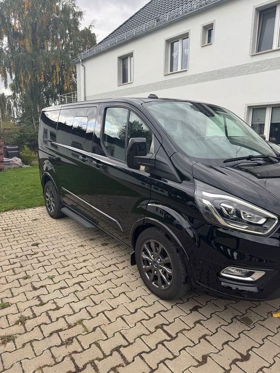 Gebraucht Ford Tourneo Titanium 185 PS (136 kW) 2020 Schwarz Van / Kleinbus