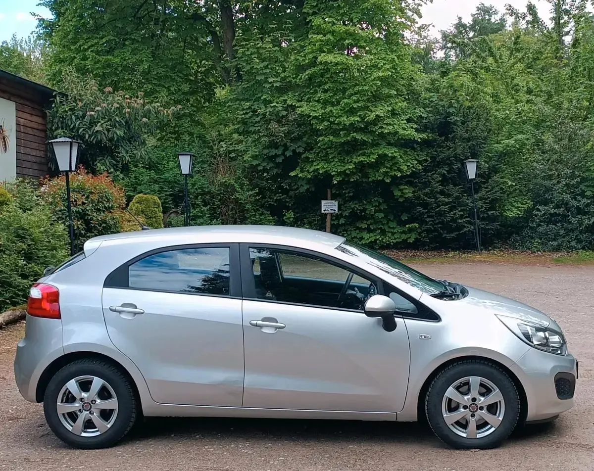Gebraucht Kia Rio 86 PS (63 kW) 2011 Kleinwagen