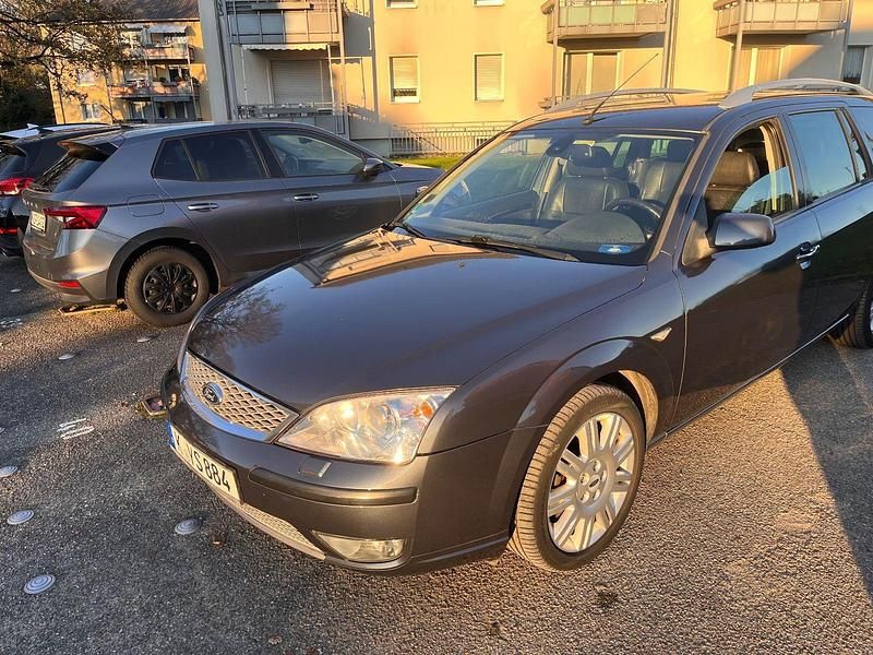 Grau Gebraucht 2006 Ford Mondeo Ghia Kombi | 2.500 € (Etwas zu teuer) - Bild 1/4