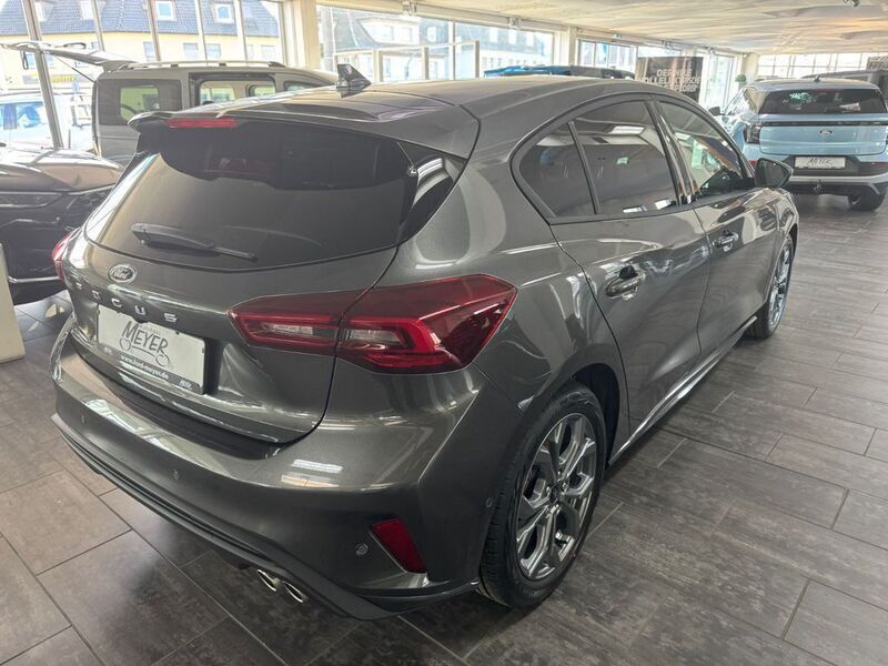 Neu Ford Focus ST-Line 125 PS (91 kW) 2025 Grey metallic Limousine
