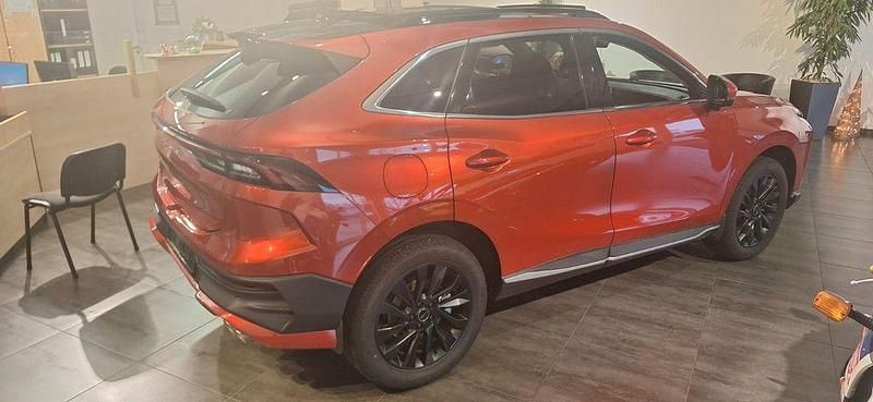 Gebraucht DFSK Forthing 5 177 PS (130 kW) 2025 Rot SUV