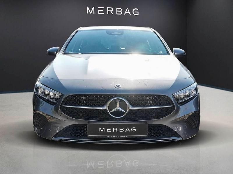 Gebraucht Mercedes A180 Advanced 136 PS (100 kW) 2024 Mountain grau Limousine